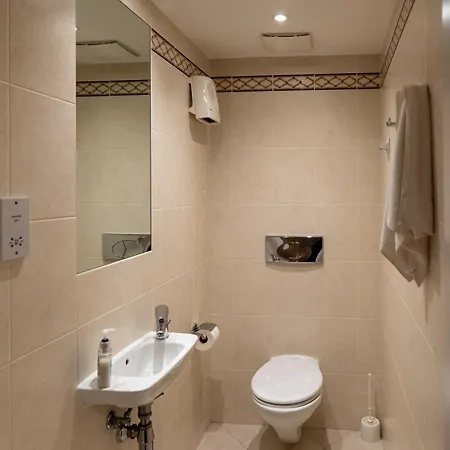 Geata Na Cathrach - Lakeside Apartamento *